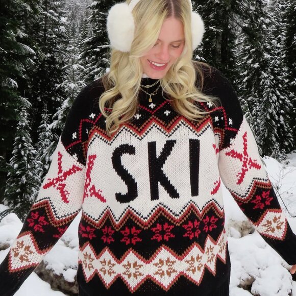 Mumu Sweaters - NWT Ski In Sweater Size large